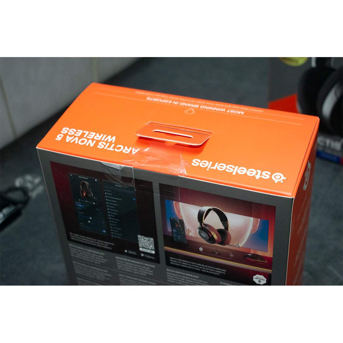 Гарнитура Steelseries Arctis Nova 5