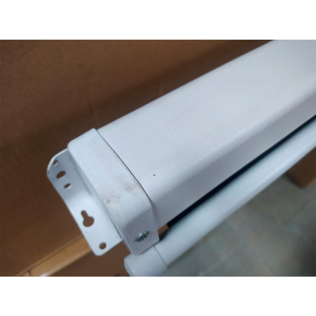 Экран Deluxe DLS-M244W (96"х96"), Ø - 136", Раб. поверхность 236х236 см., 1:1