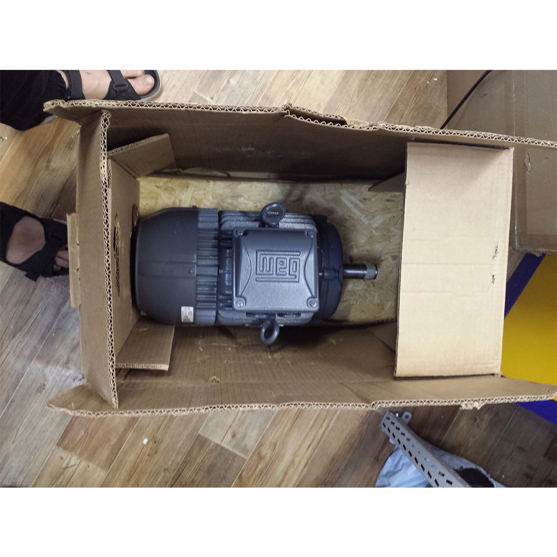 Асинхронный электродвигатель WEG 17376515 WGOST-L112M 7.5 кВт 2P B3T 220/380 В 50 Гц